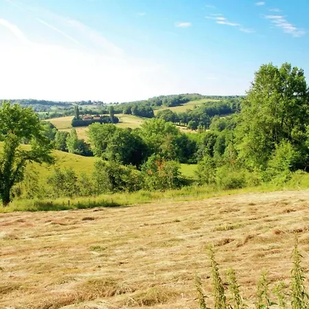Feriehus Peaceful With Pool Badefols-d'Ans