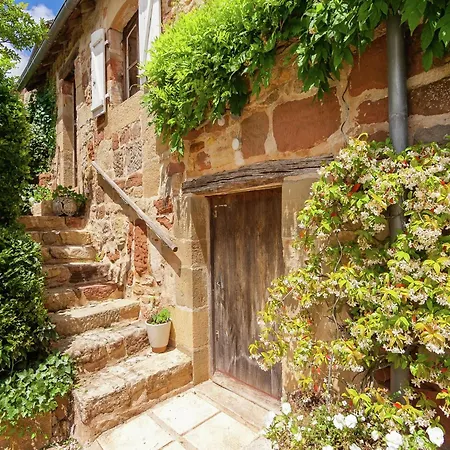 בית נופש Peaceful With Pool