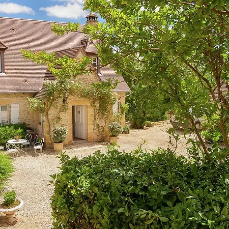 Holiday home Heritage With Pool In Badefold D Ans Badefols-d'Ans