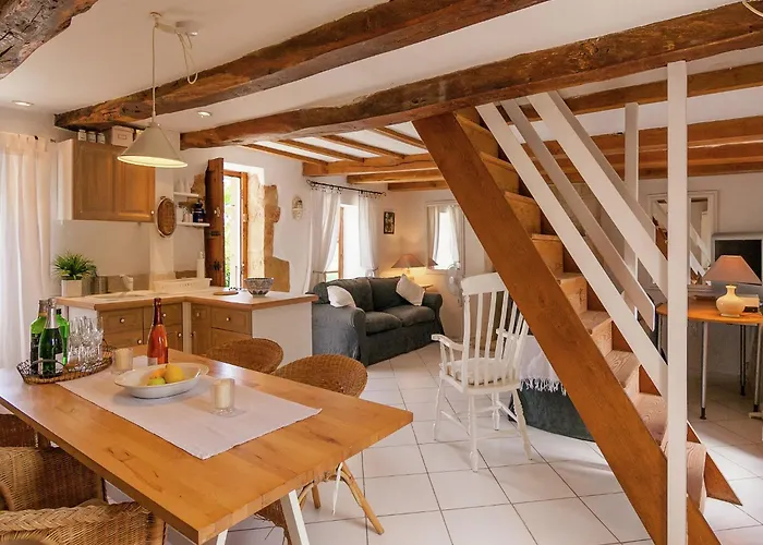 بيت للعطل Peaceful With Pool