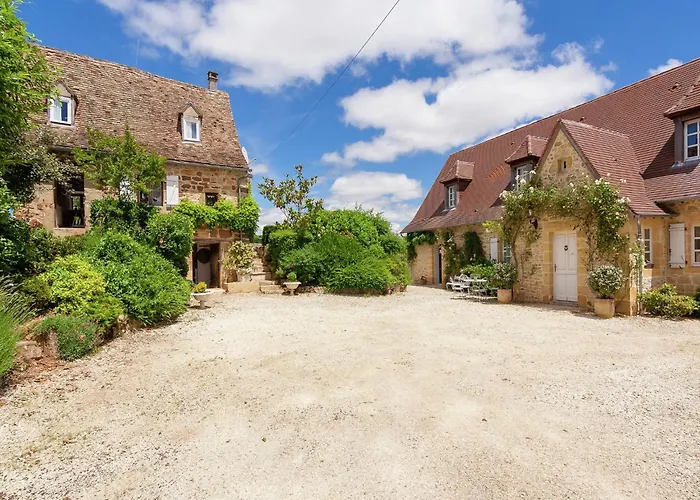 بيت للعطل Peaceful With Pool