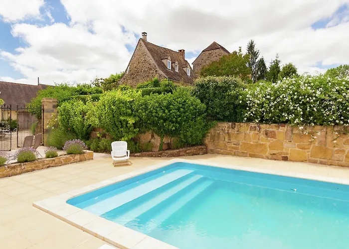 Peaceful With Pool بيت للعطل