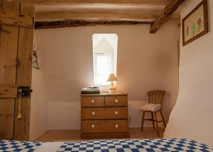 Vakantiehuis Peaceful With Pool