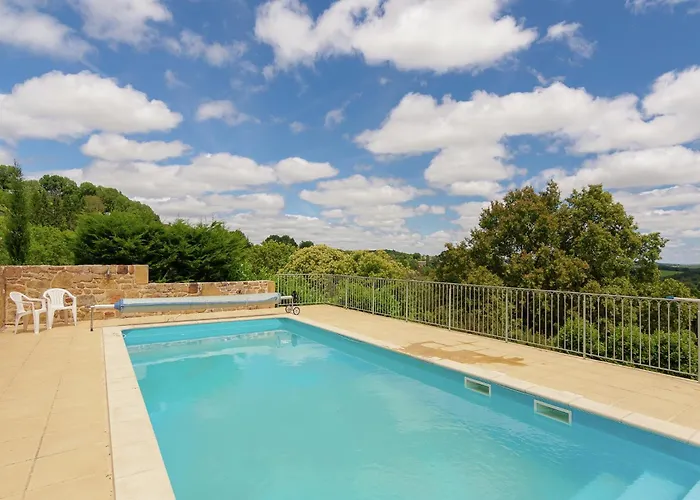 Peaceful With Pool Vakantiehuis