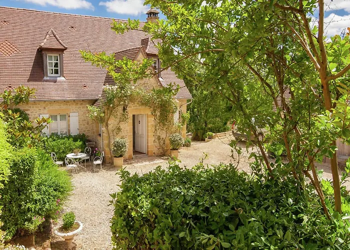 Vakantiehuis Peaceful With Pool *